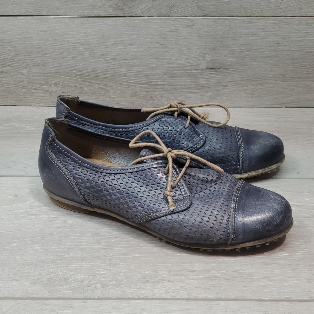 Taos Womens Leather Loafer Slip on shoes sz 38/7.5